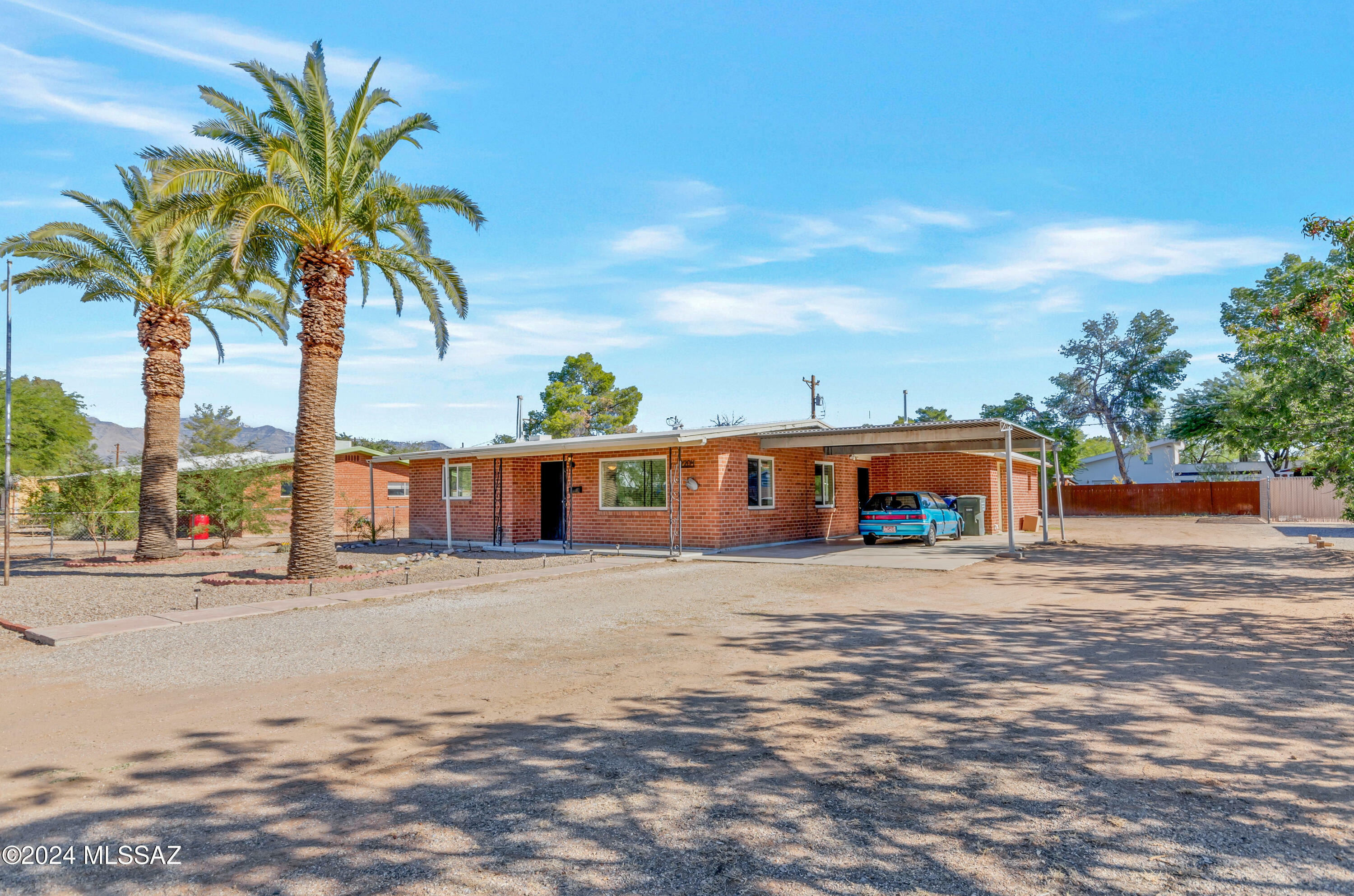 Property Photo:  2204 N Sycamore Boulevard  AZ 85712 