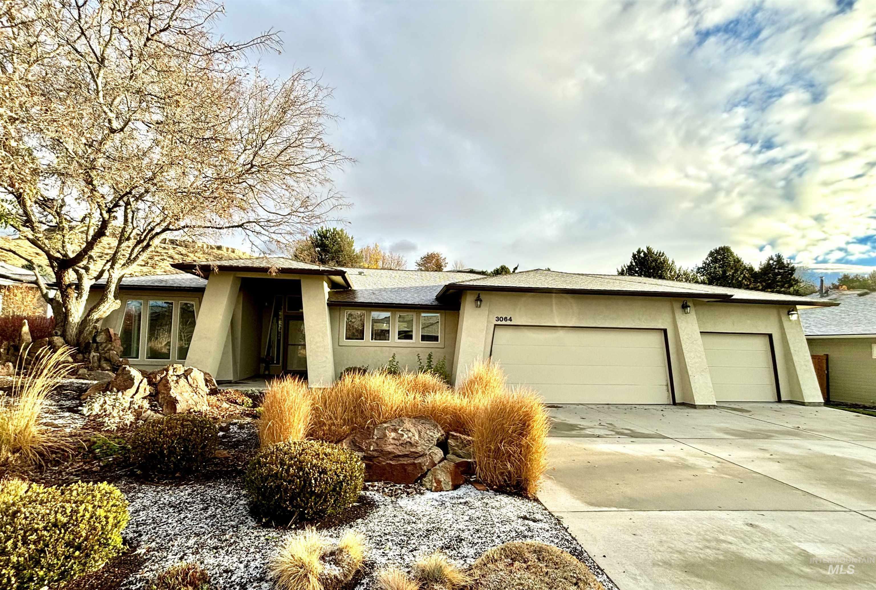 Property Photo:  3064 E Bonview Drive  ID 83712 