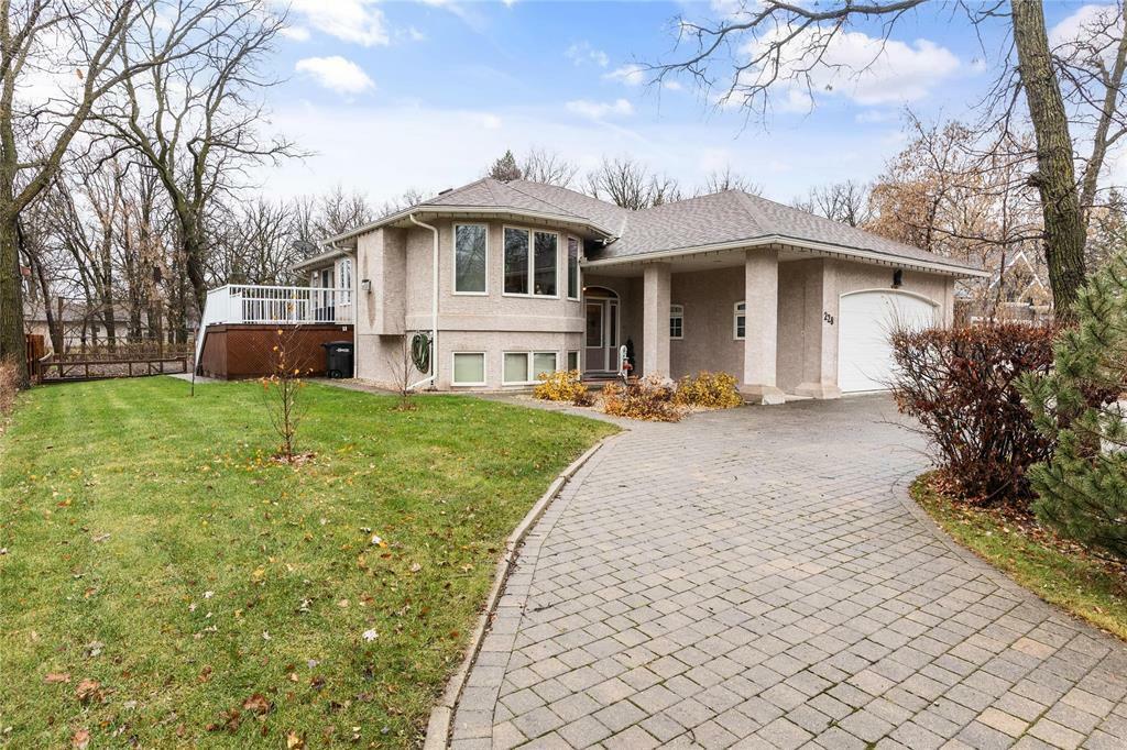 228 Oakview Avenue  Mitchell MB R5G 1H4 photo