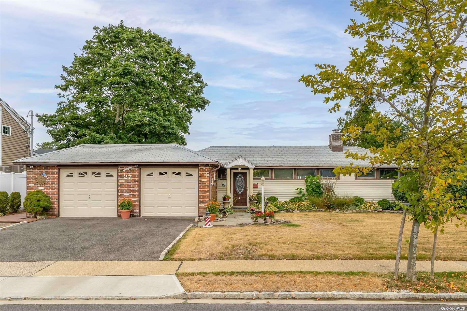 Property Photo: 27 Fairwater Avenue NY 11758