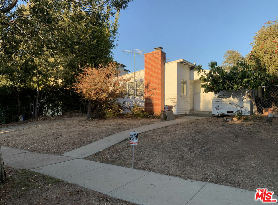 Property Photo:  16037 Miami Way  CA 90272 