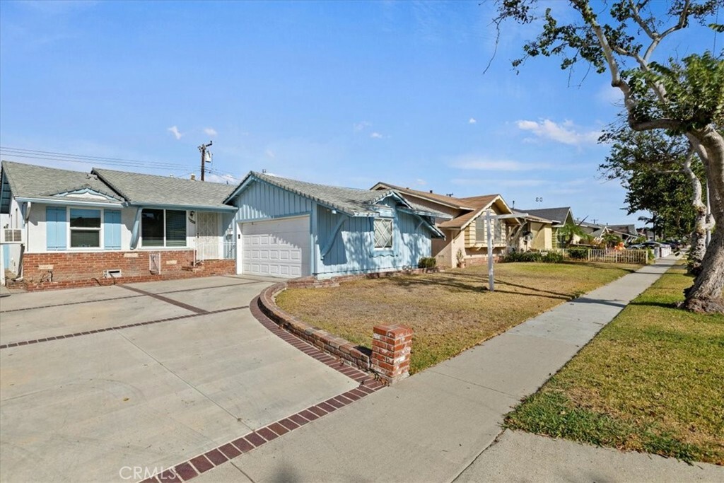 Property Photo:  11329 214th Street  CA 90715 