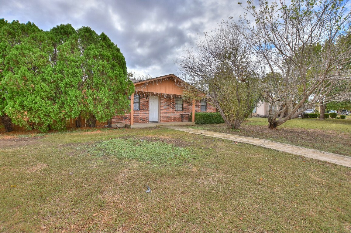 Property Photo:  1204 Southwalk Street  TX 78626 