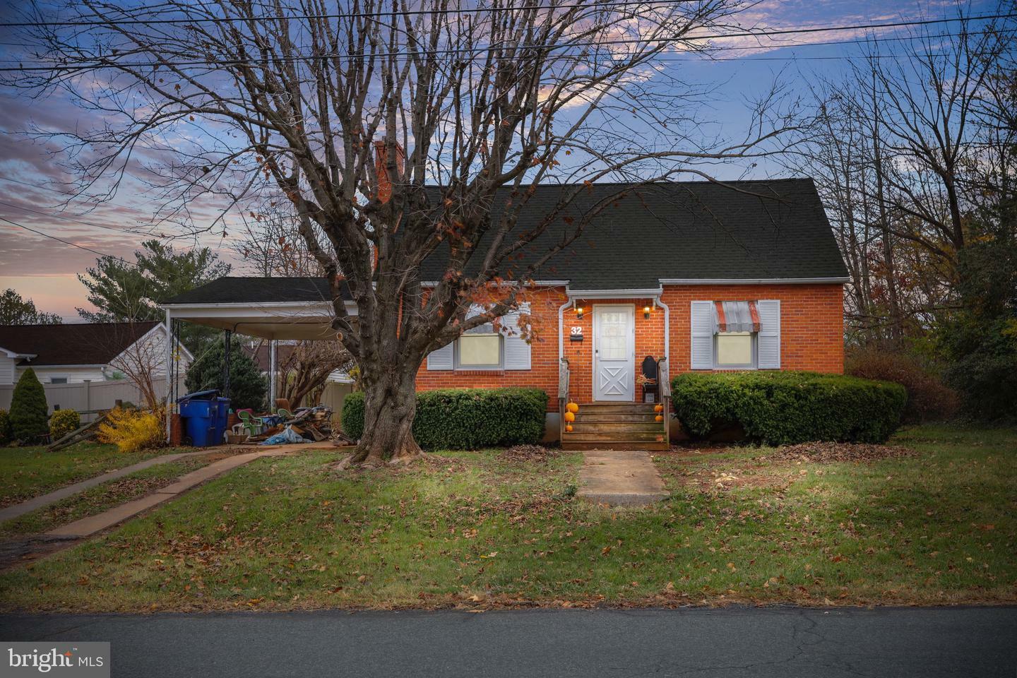 Property Photo:  32 S Marshall Street  VA 22630 