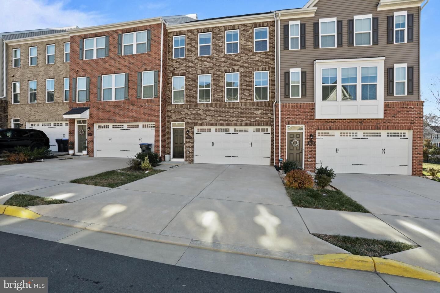 Property Photo: 7772 Blackburn Ridge Drive VA 20109