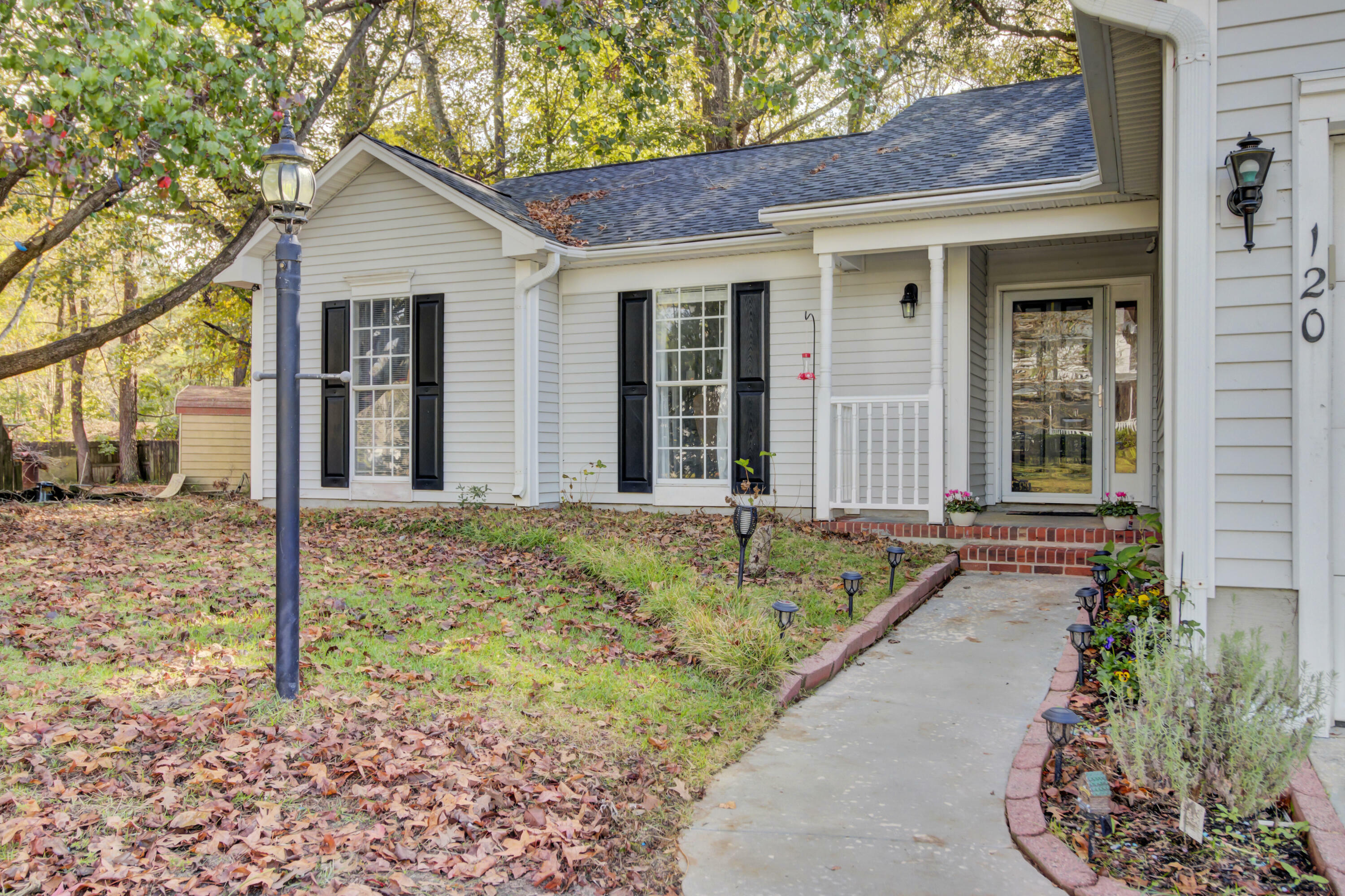 Property Photo:  120 Whaler Road  SC 29485 