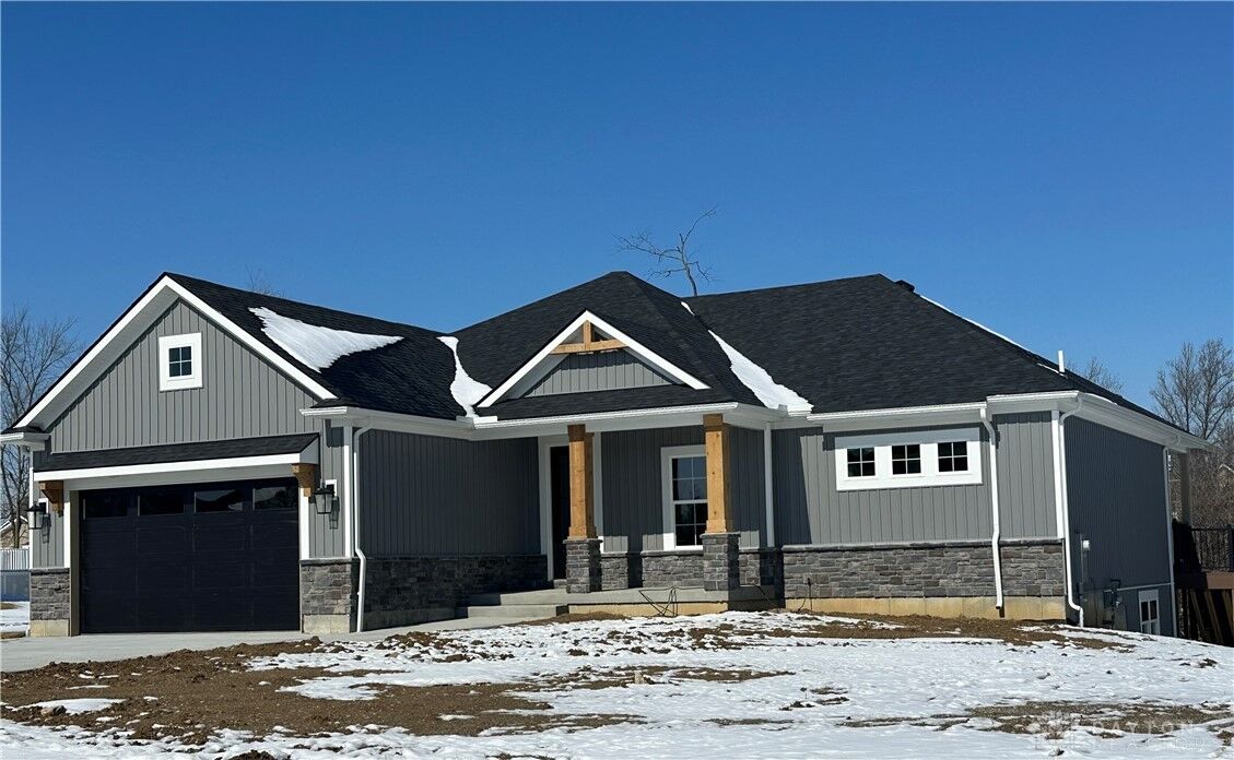 Property Photo: 7851 Wedgemere Circle OH 45424