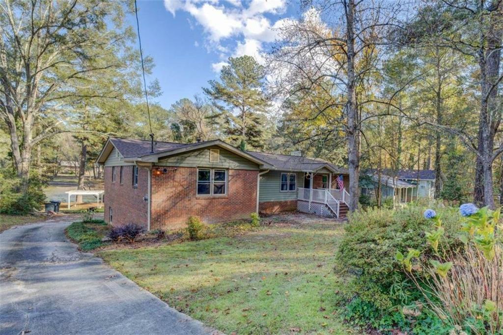 Property Photo:  2545 Rockbridge Road  GA 30012 