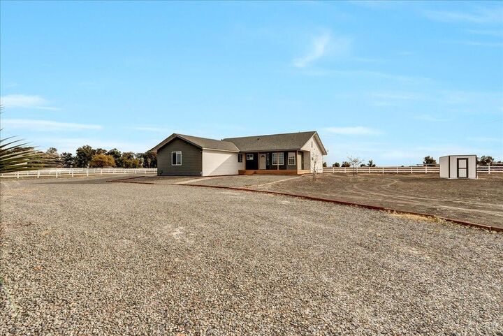 Property Photo:  18853 King Avenue  CA 93266 