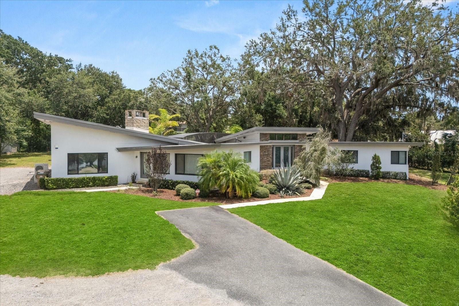 Property Photo: 12550 Lakeshore Drive FL 34711