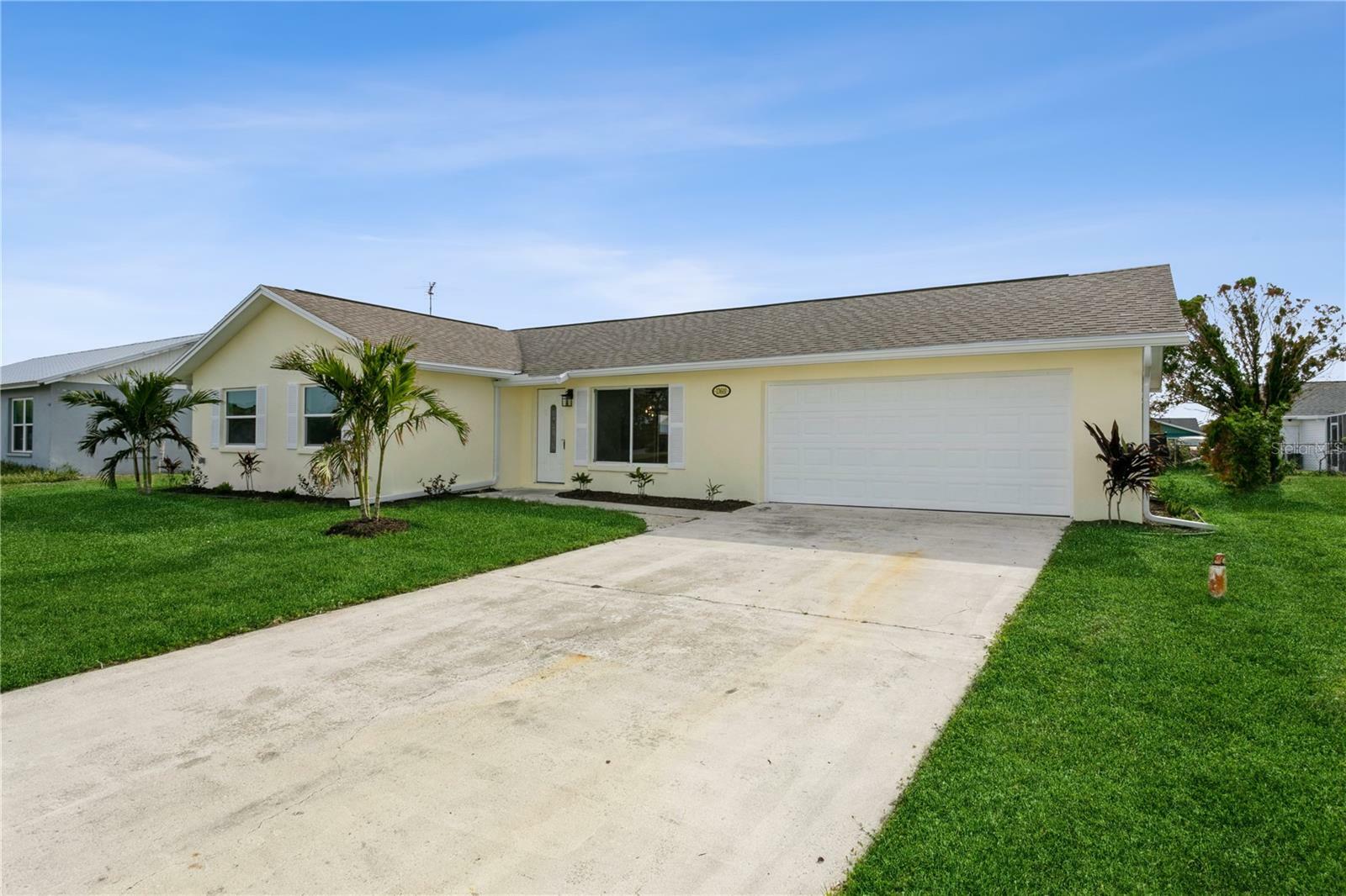 Property Photo:  13601 Isabell Avenue  FL 33981 