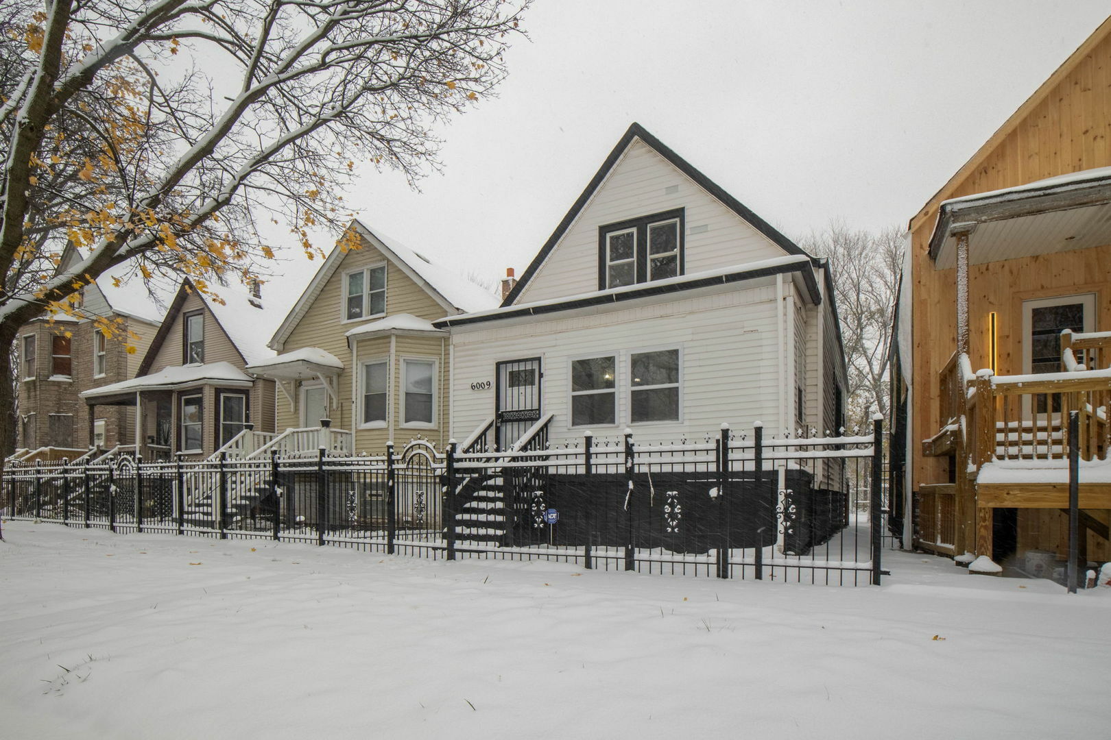 Property Photo:  6009 S Hermitage Avenue  IL 60636 