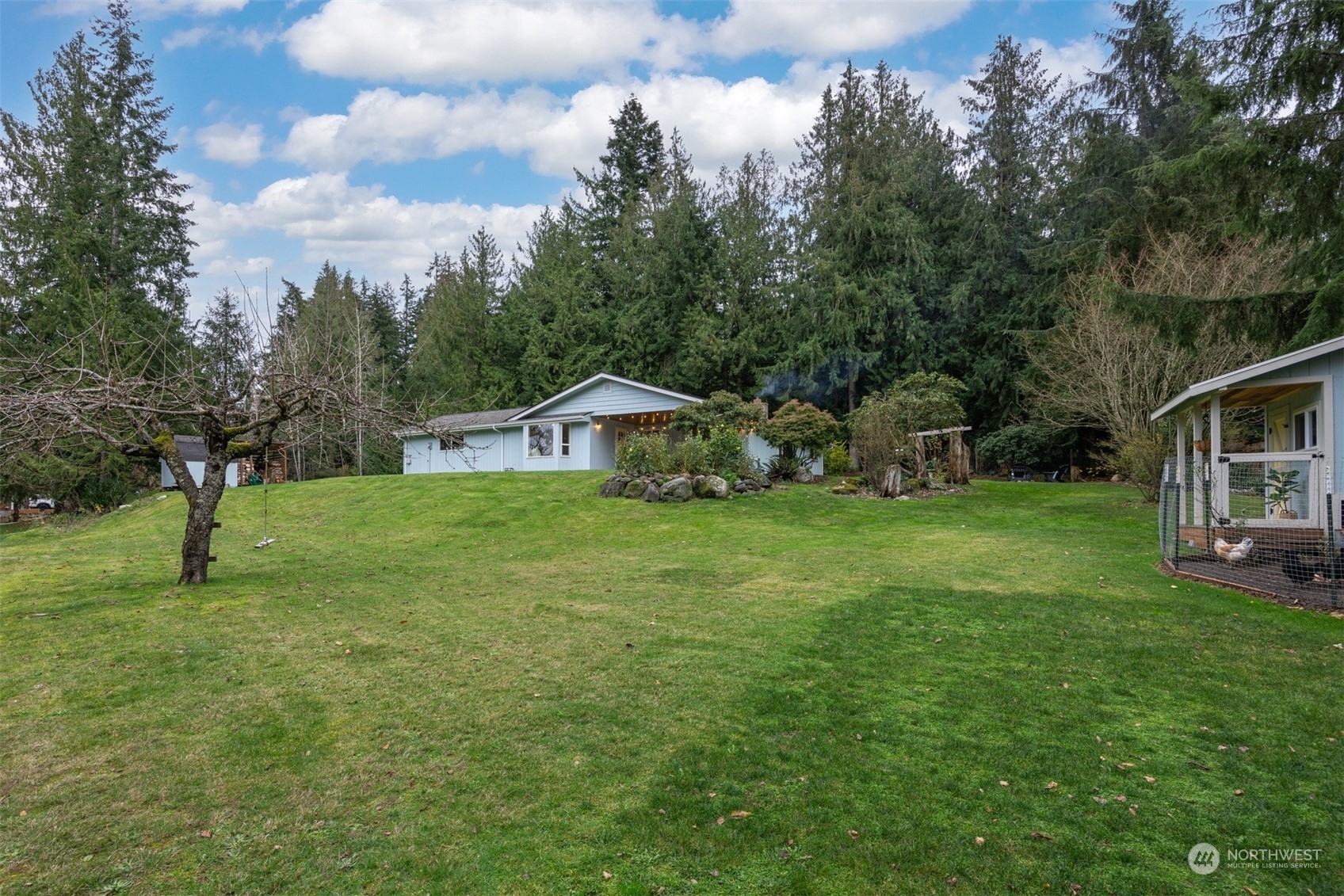 Property Photo:  721  Comanche Drive  WA 98273 