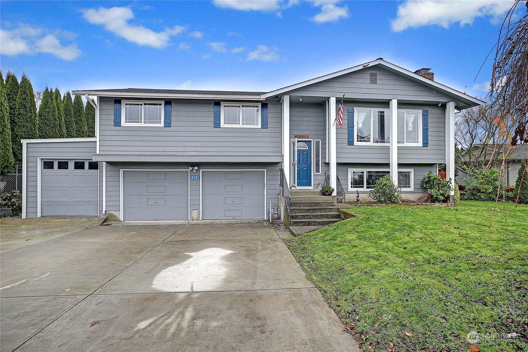 Property Photo:  14787 Valley View Drive  WA 98273 