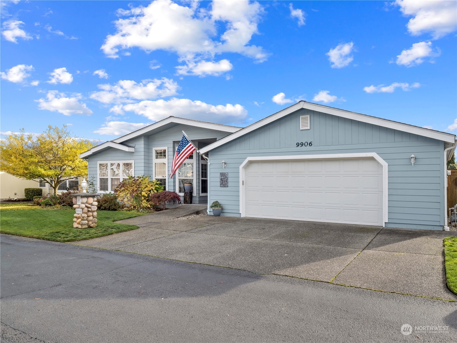 Property Photo:  9906 195th Street Ct E  WA 98338 