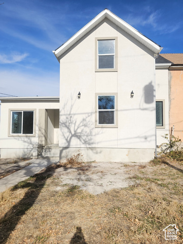 Property Photo:  447 E 100 S  UT 84062 