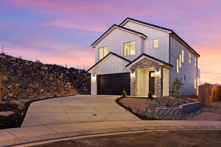 Property Photo:  486 N 1400 W  UT 84737 