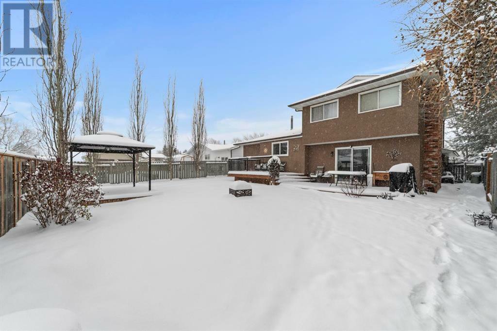 Property Photo:  3813 67 St Street  AB T4V 3S2 