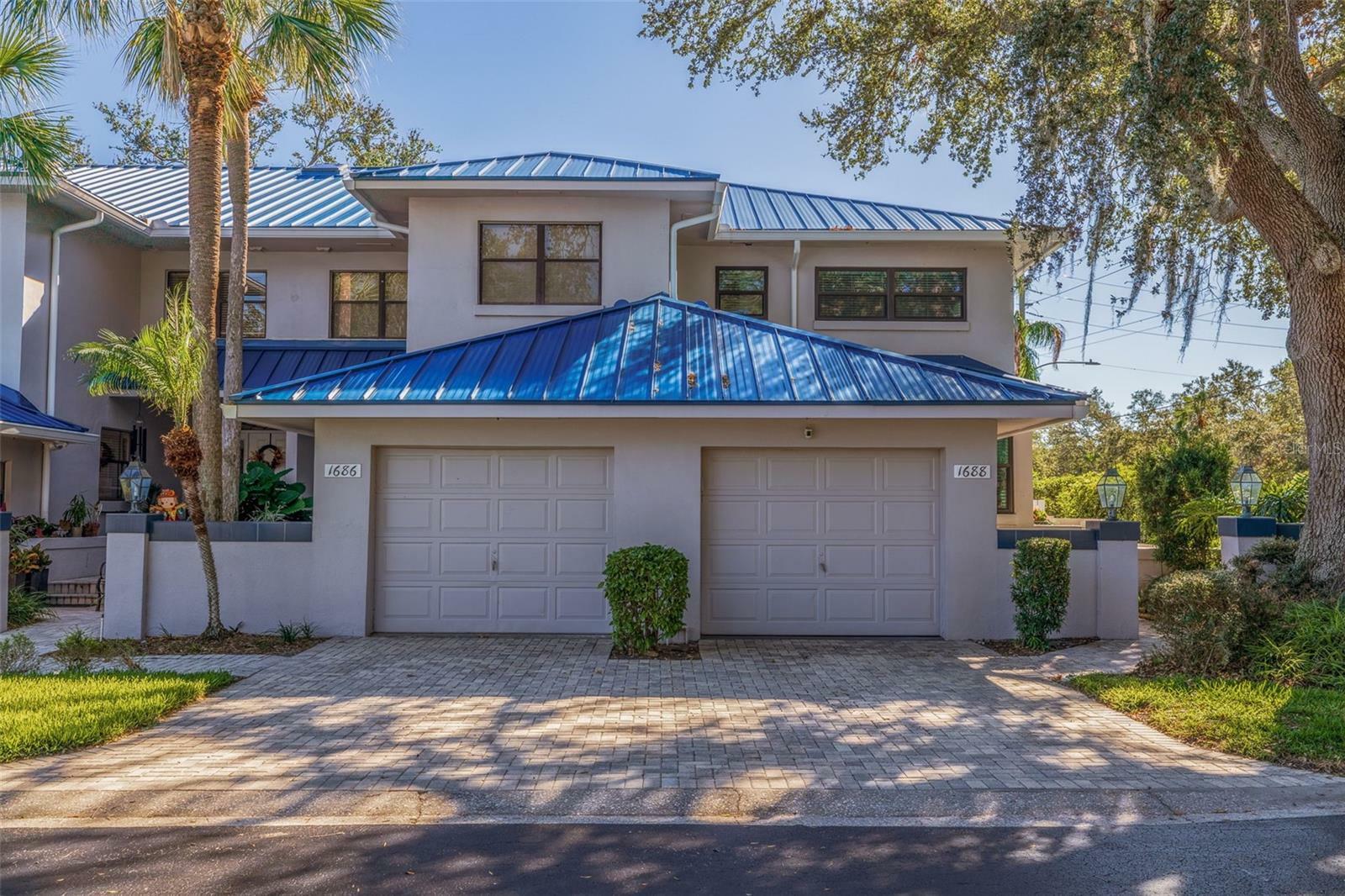 Property Photo:  1688 Watermark Circle NE  FL 33702 