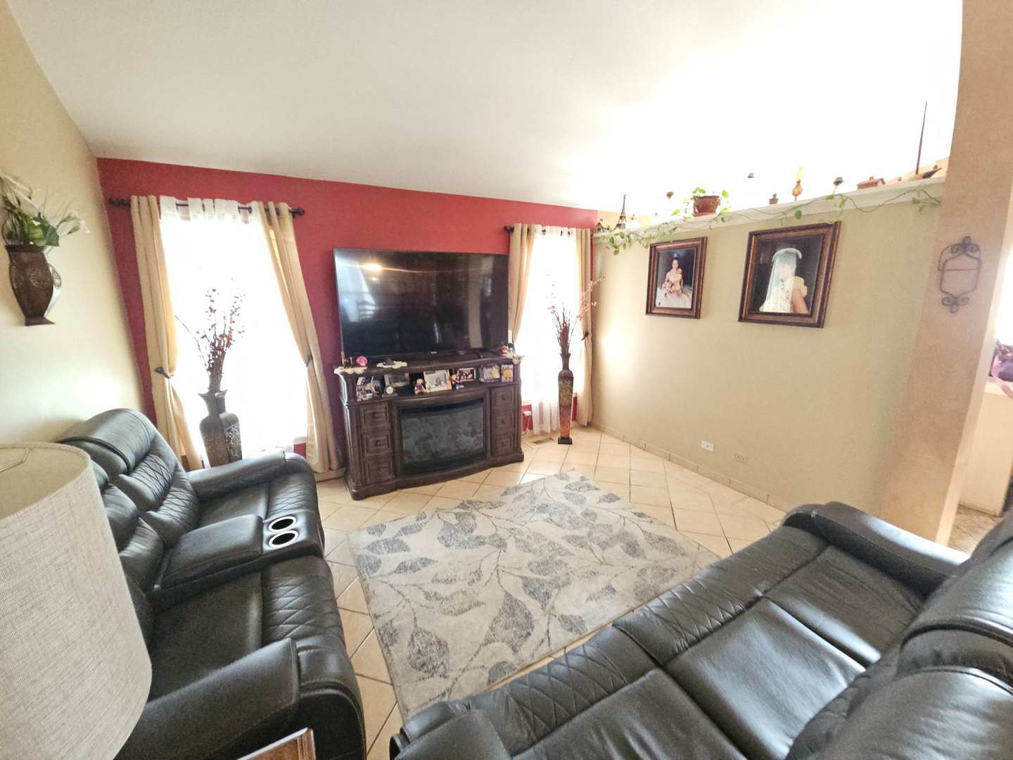 Property Photo:  1418 Keele Drive  IL 60110 