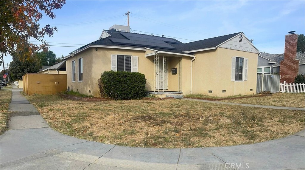 Property Photo:  7401 Oakdale Avenue  CA 91306 