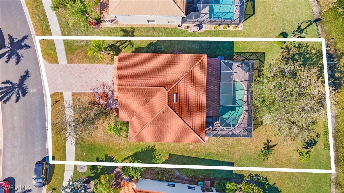 Property Photo: 2864 Blossom Court FL 34120