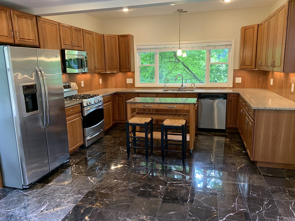 Property Photo:  194 Auburn Street 2  MA 02466 