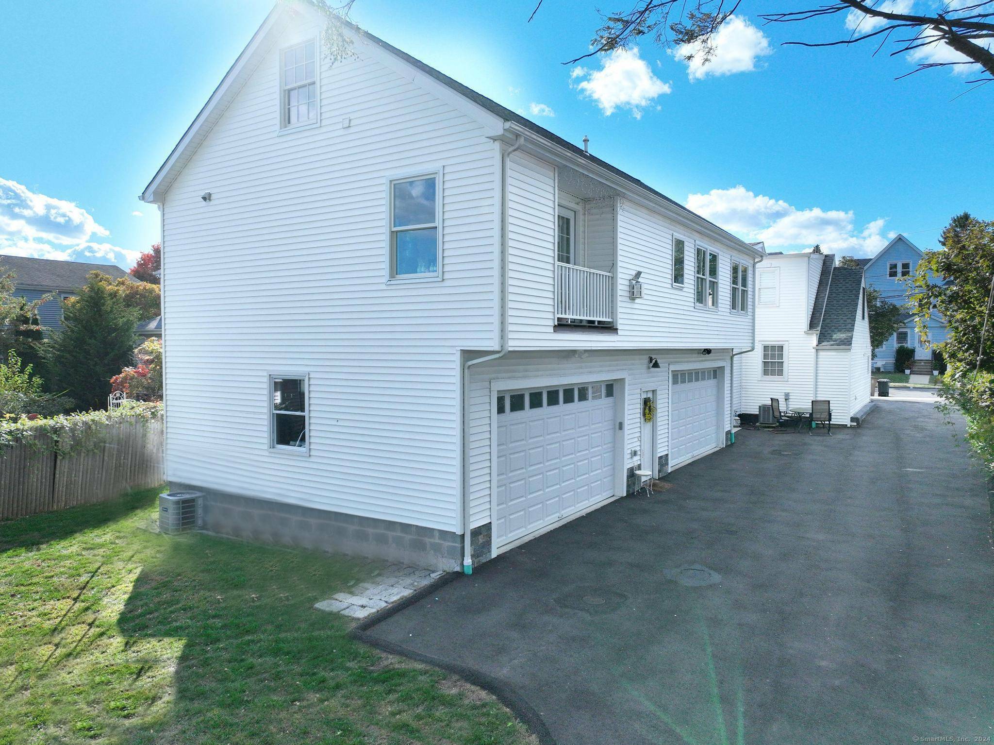 Property Photo:  33 Elm Tree Place #B Rear  CT 06906 