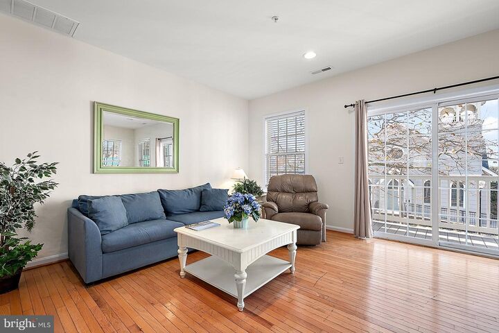 Property Photo:  201 S Baltimore Avenue 101  MD 21842