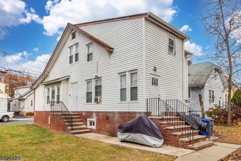 Property Photo:  166 N 12th St  NJ 07508 