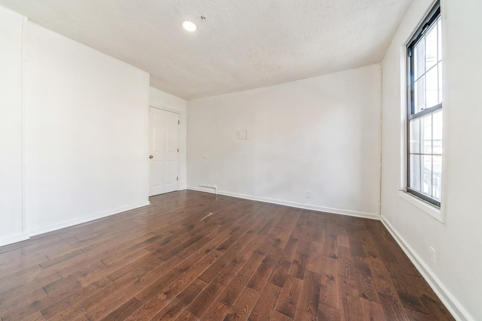 Property Photo:  23 Westervelt Pl 1  NJ 07304 