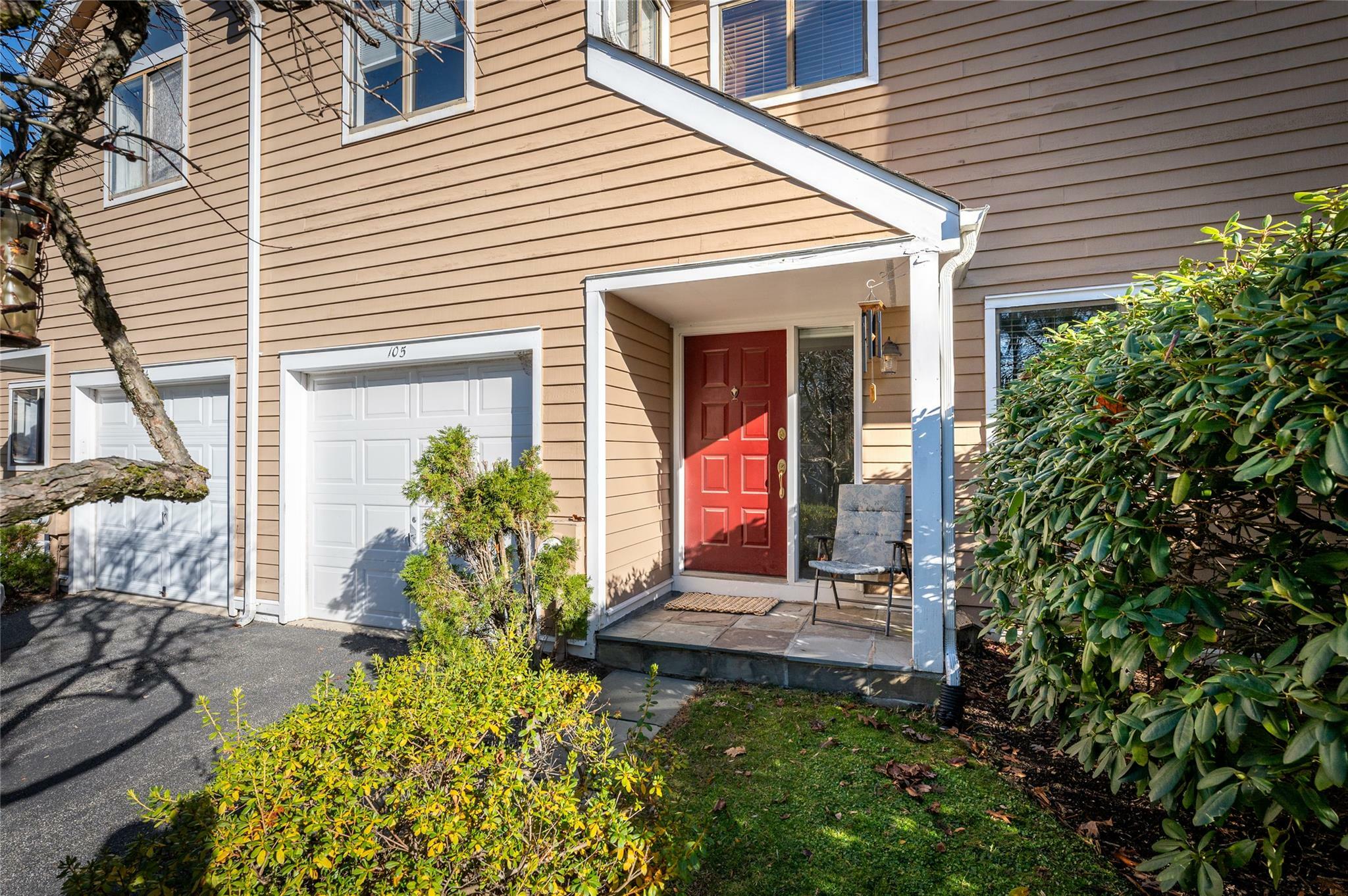 Property Photo:  105 Rambling Brook Road  NY 10514 