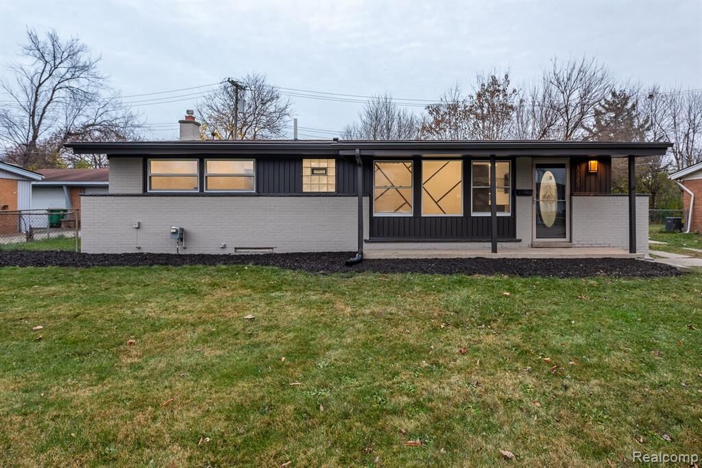 Property Photo:  10060 Garden Street  MI 48150 3111 