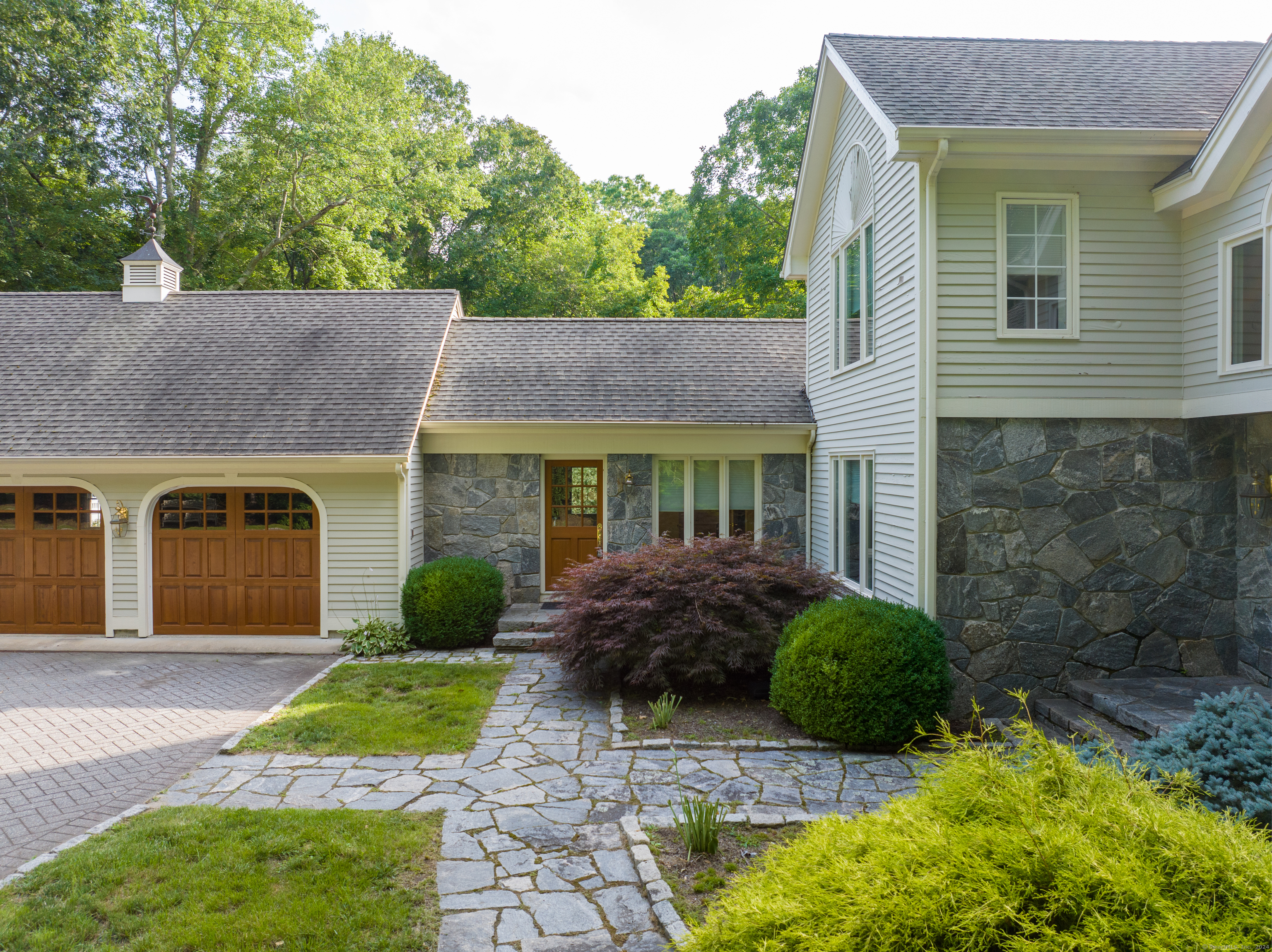 Property Photo:  105 Cove Road  CT 06371 