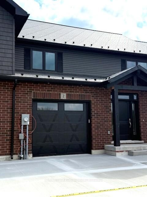 Property Photo:  8 Golf Links Road Unit 2  ON N2Z 0G1 