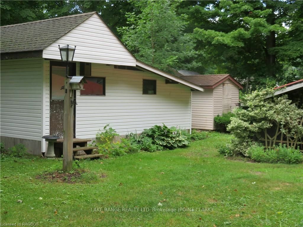 Property Photo:  303 Sauk Crt  ON N2Z 2X3 