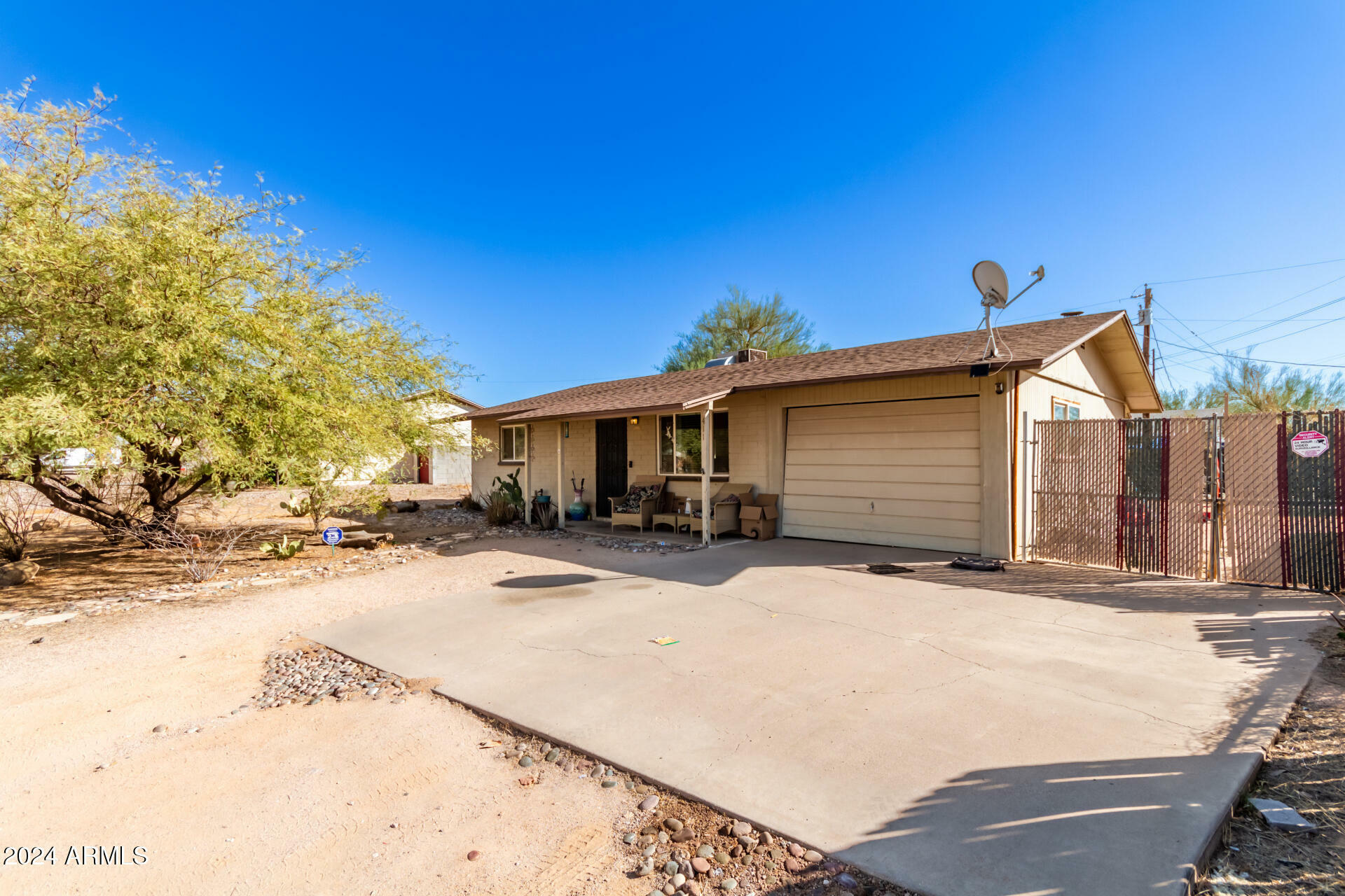 Property Photo:  411 N 111th Place  AZ 85207 