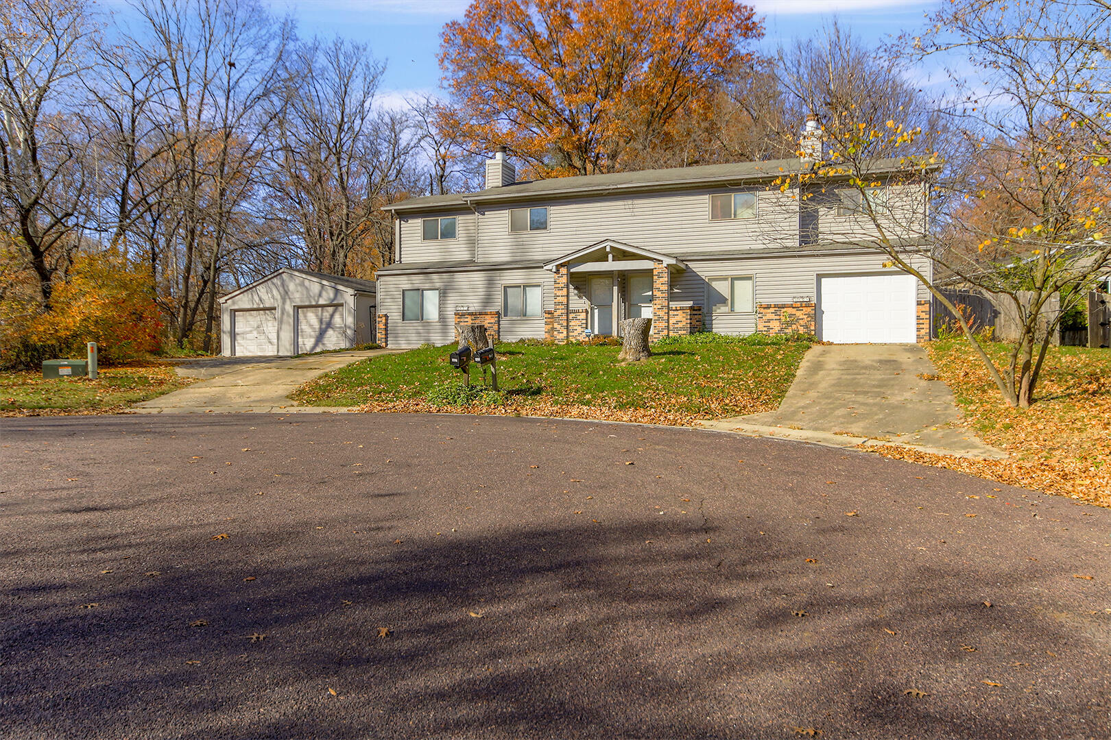 Property Photo:  4605 Grandview Ct  MO 65203 