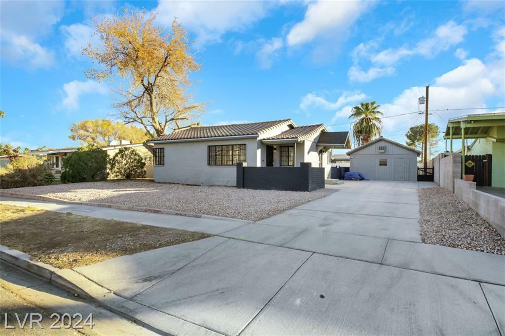 Property Photo:  1424 Wengert Avenue  NV 89104 