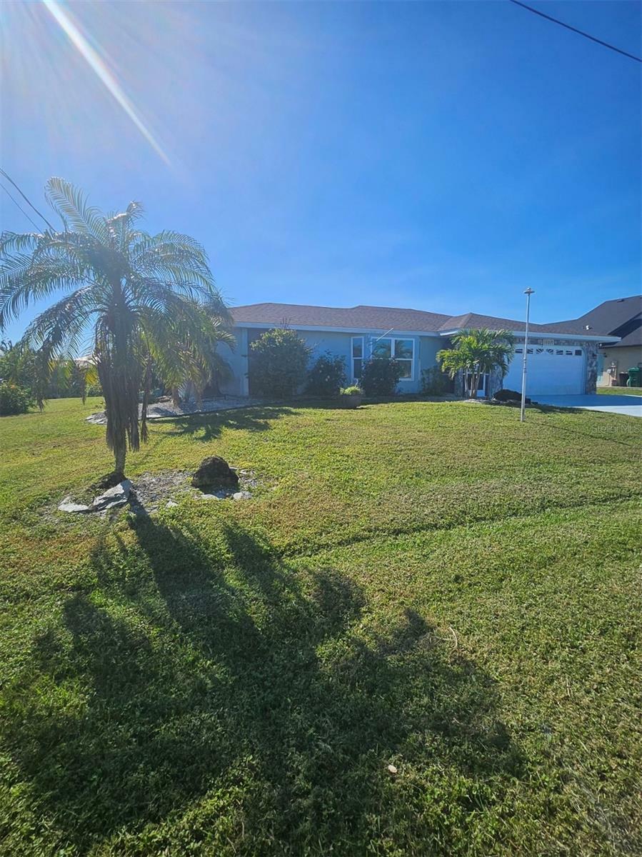 Property Photo:  18810 Ashcroft Circle  FL 33948 