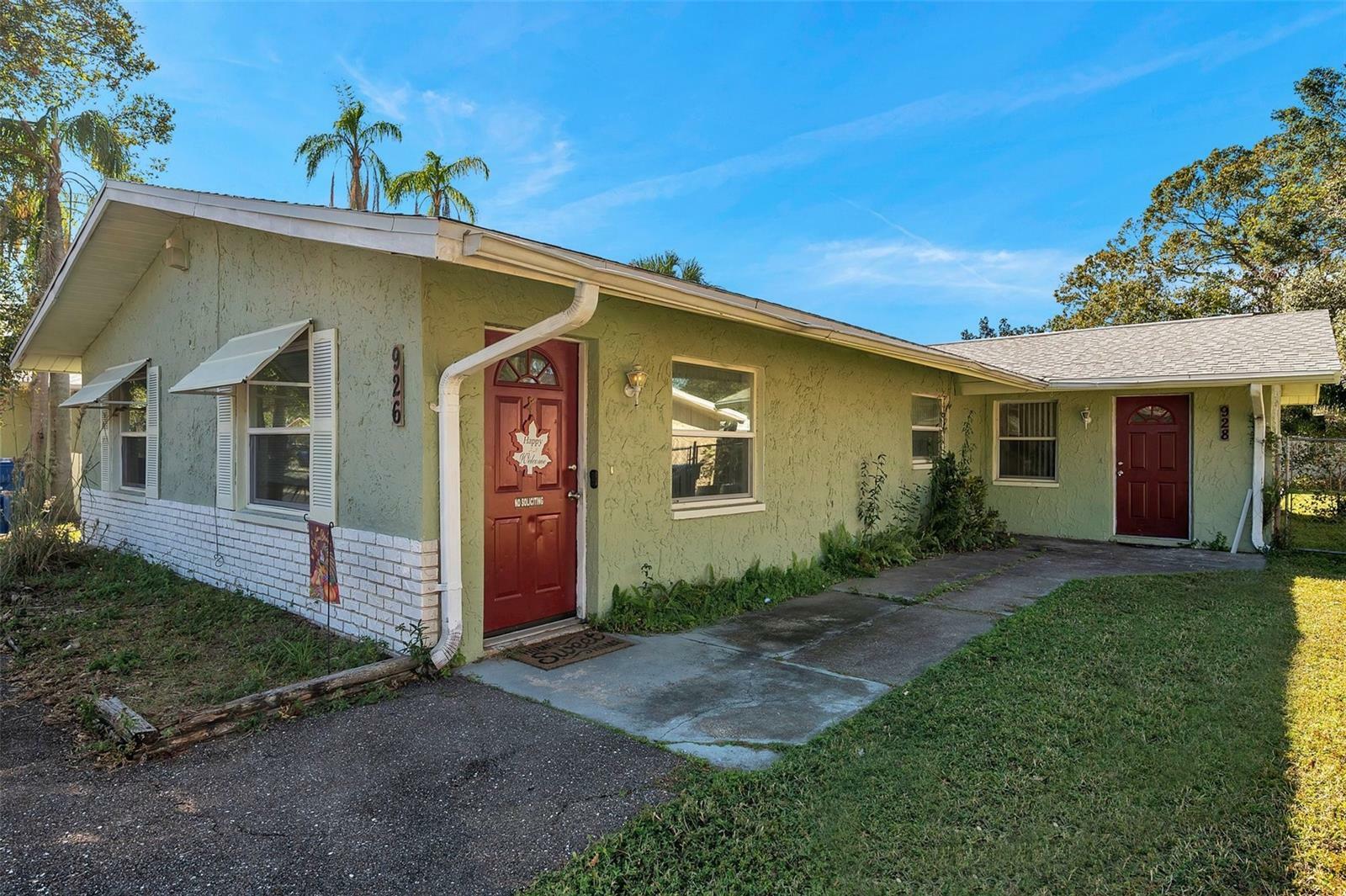 Property Photo:  926 Lake Palms Drive  FL 33771 