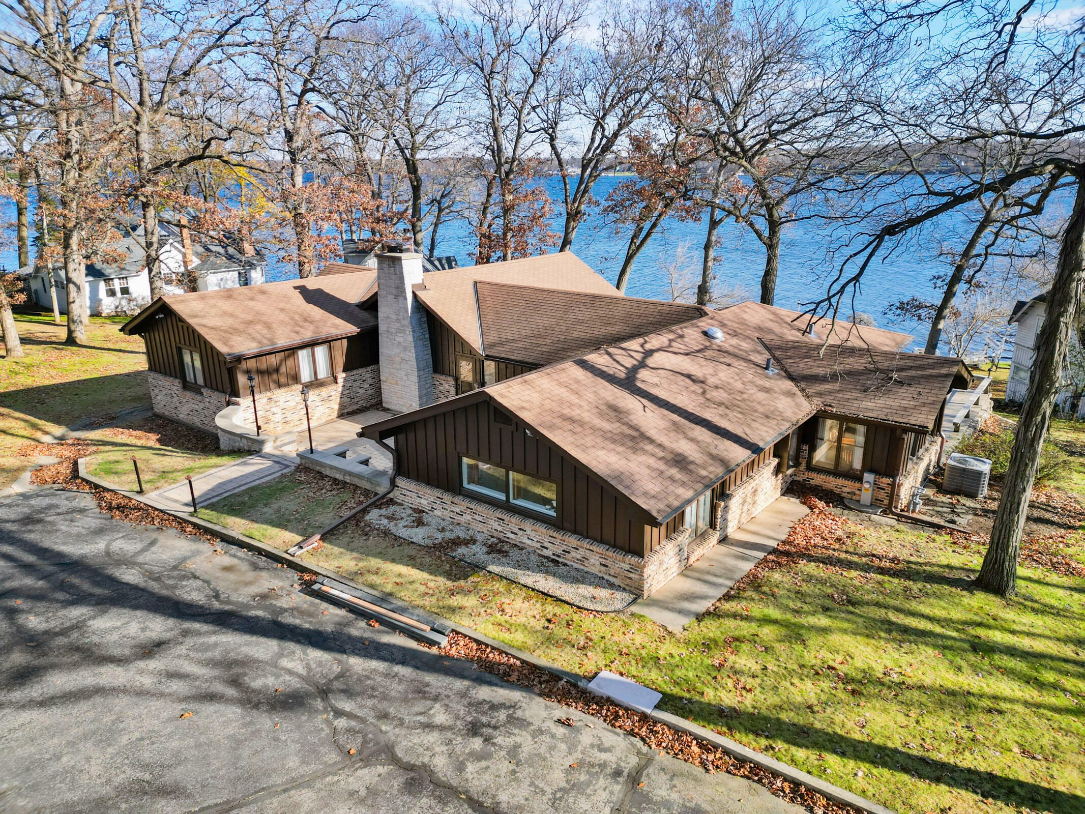 Property Photo:  2572 North Shore Dr  WI 53115 