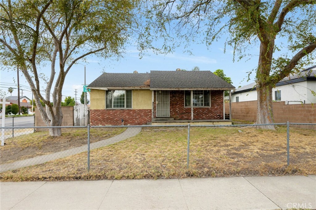 Property Photo:  13689 Garber Street  CA 91331 