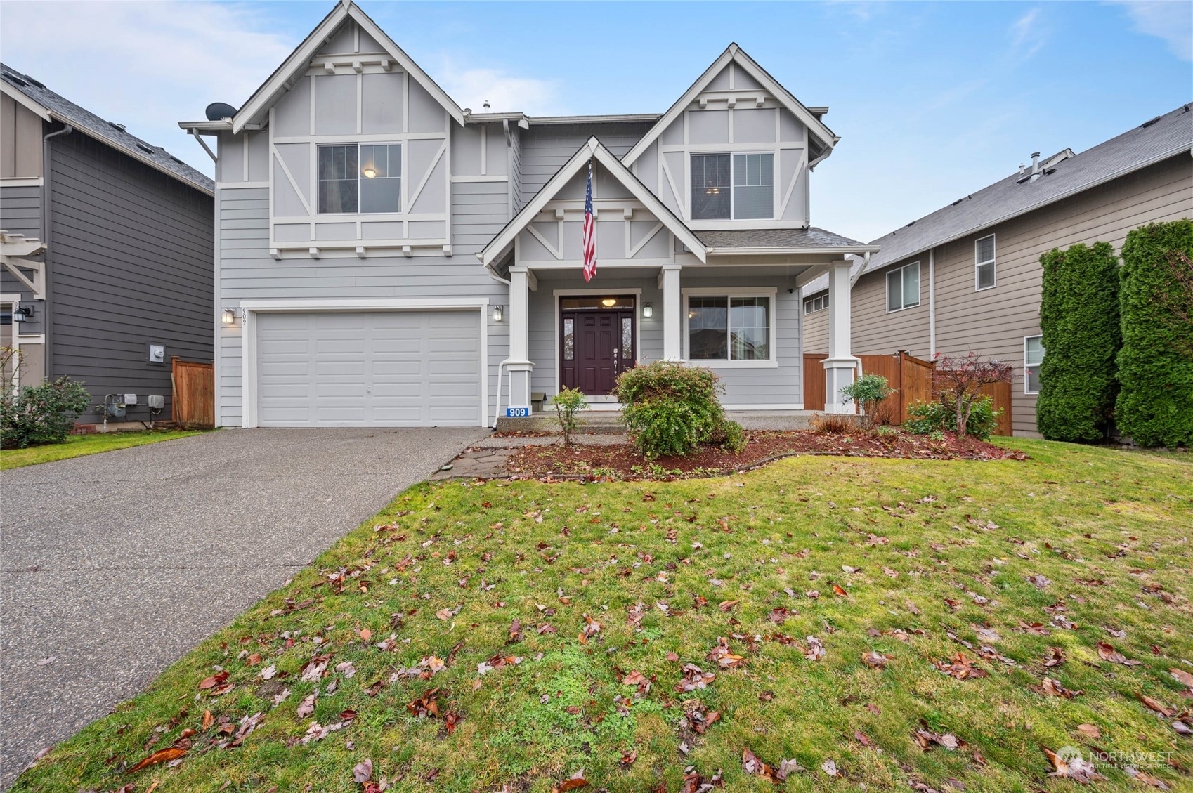 Property Photo:  909  Crested Butte  WA 98273 