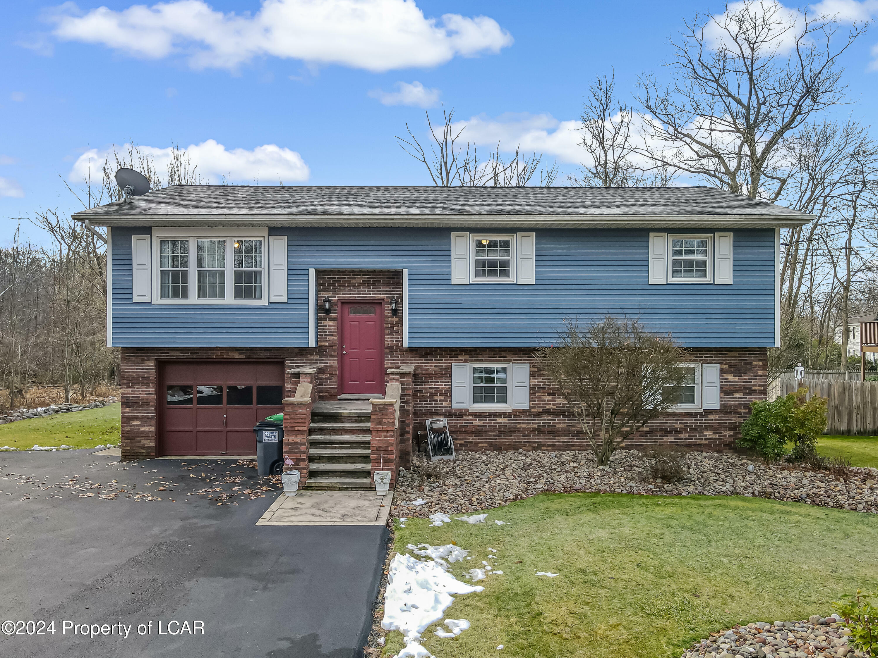 Property Photo:  20 Park Lane  PA 18707 