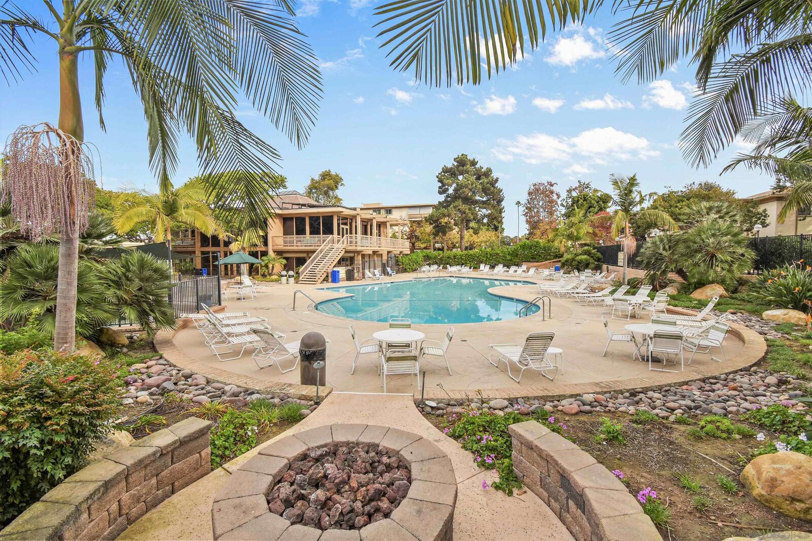 Property Photo:  2690 Worden St 79  CA 92110 