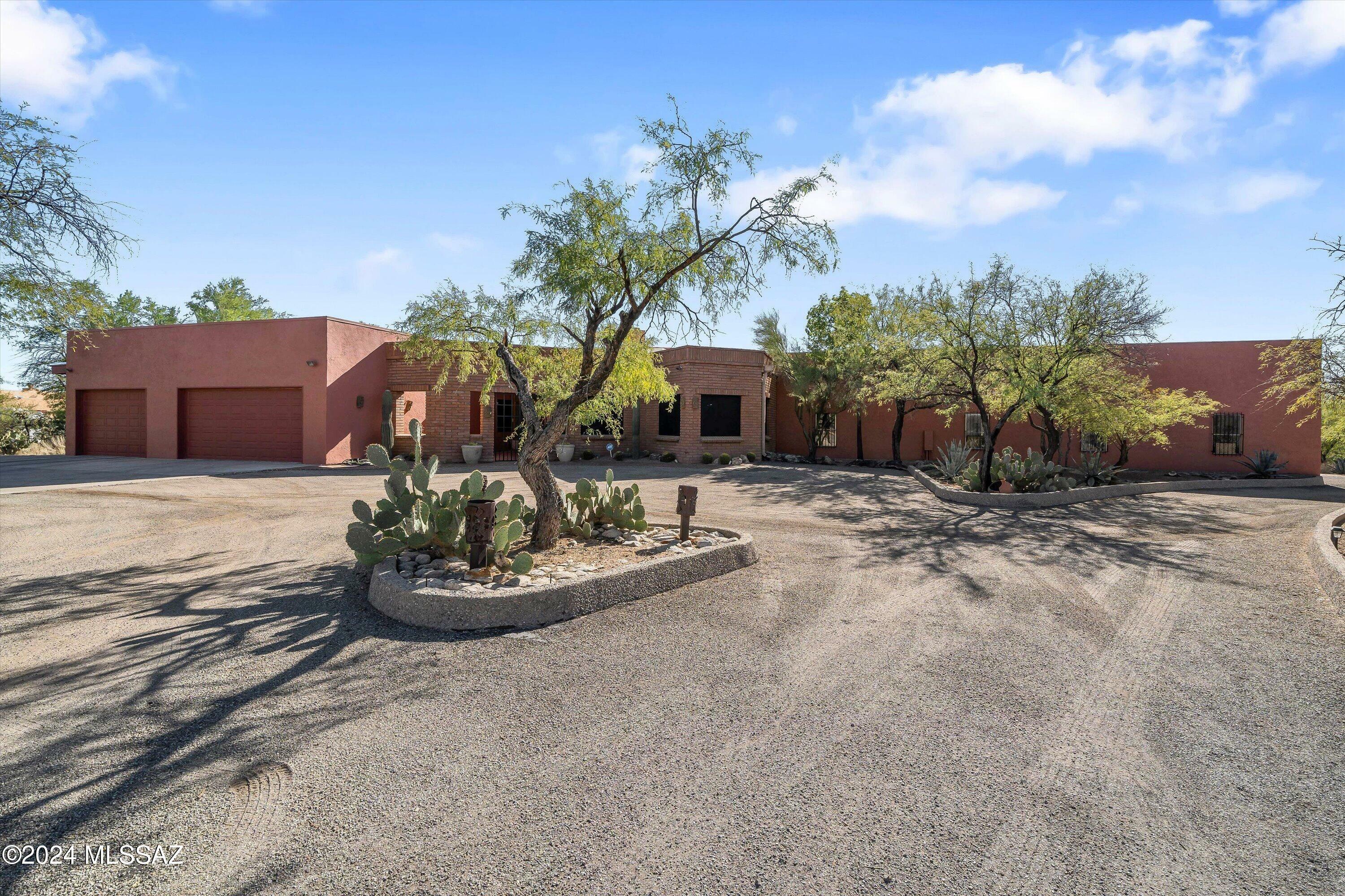 Property Photo: 2855 W Lambert Lane AZ 85742