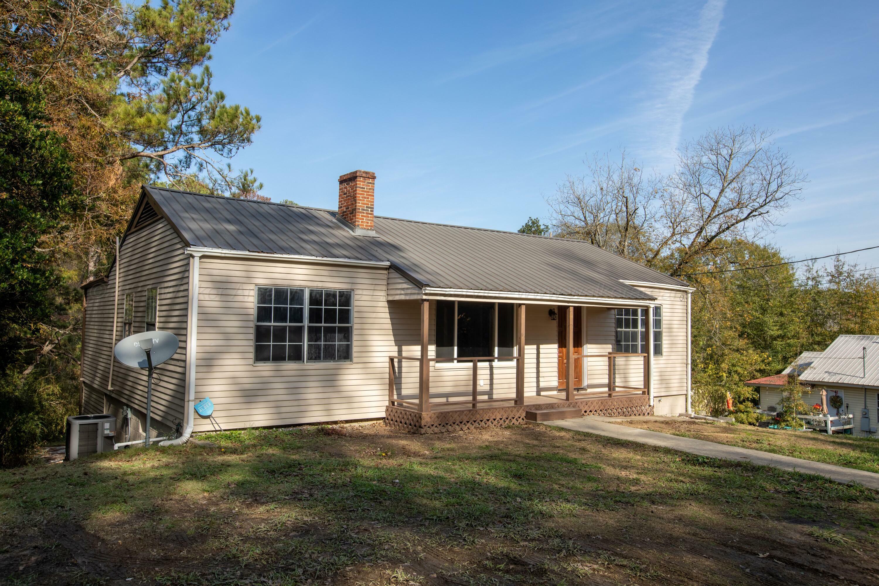 Property Photo:  400 W 14th St  AL 35501 