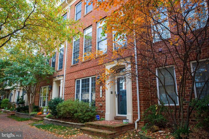 442 Ferdinand Day Drive  Alexandria VA 22304 photo