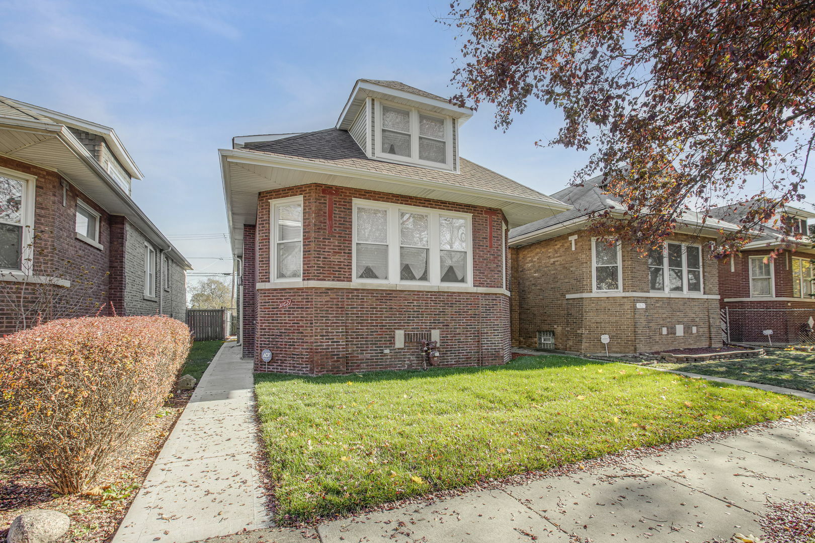 Property Photo:  11621 S Hale Avenue  IL 60643 